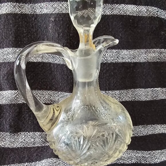 Pair of Vintage Cut Crystal Cruet with Faceted Stopper for Oil or Vinegar - Picture 2 of 9